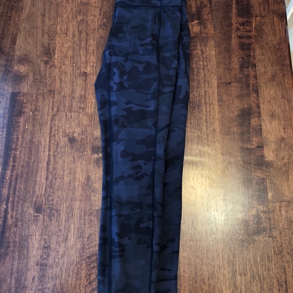 Lululemon fast and free 25” size 6 - Picture 4 of 5